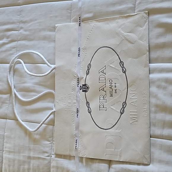 Prada hanger and shopping bag with ribbon - Picture 4 of 5